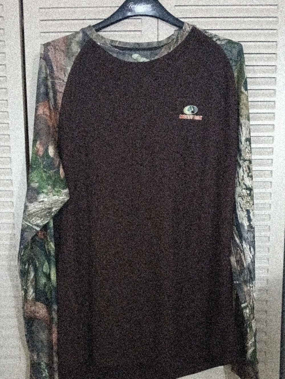 Mossy Oak Brown Body Long-Sleeve Shirt with Camo Sleeves